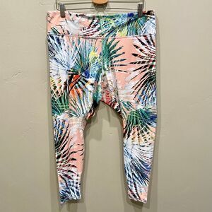 Fabletics Mid-Rise PureLuxe Capri Marbella Print - Plus Size: 1X